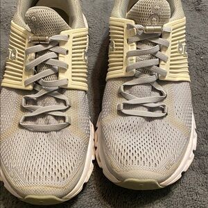 Women’s CloudSwift shoes